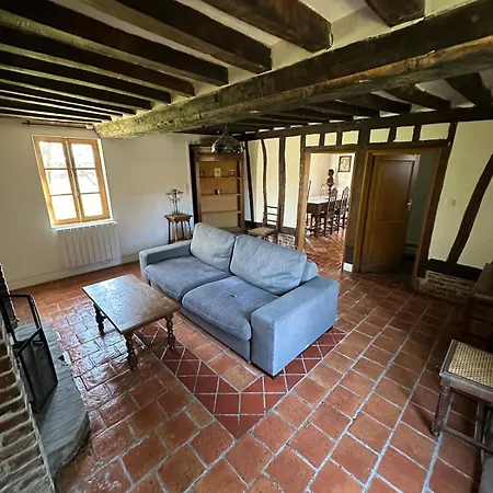 Casa vacanze Longère Normande Avec Piscine Et Jardin Landepéreuse