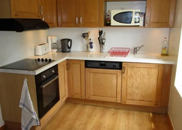 Longère Normande Avec Piscine Et Jardin Hébergement de vacances Landepéreuse