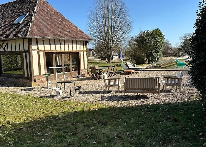 Hébergement de vacances Longère Normande Avec Piscine Et Jardin
